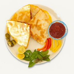 تست لبنانی مرغ پستو و پنیر